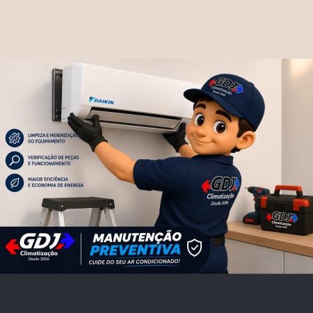 Técnico da GDJ Climatização em manutenção preventiva de ar-condicionado split: limpeza, verificação de peças e mais eficiência